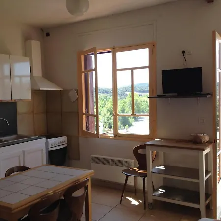 Bel Appartement, Terrasse Plein Sud, Vieux Village Apartment *